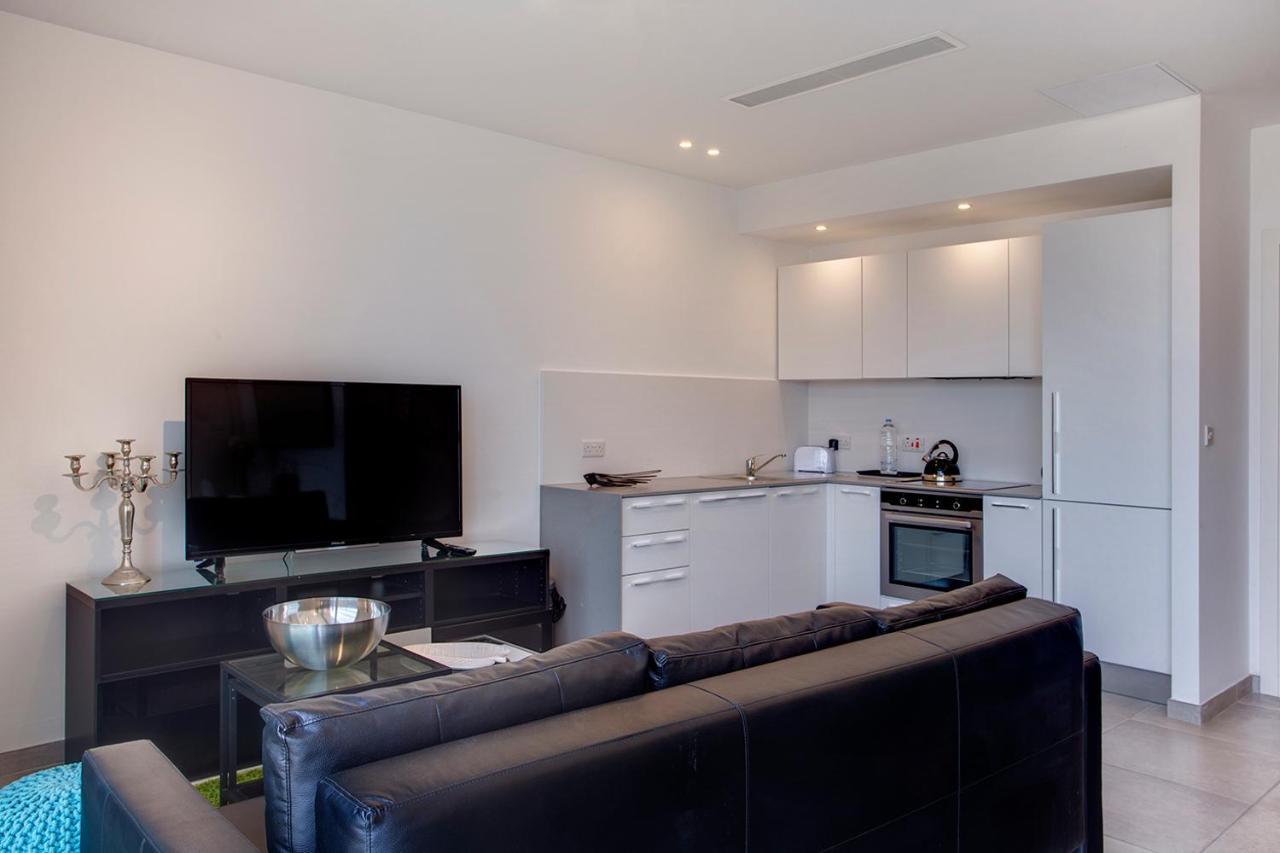 Modern Seaview Apartment In A Prime Location سليمة المظهر الخارجي الصورة