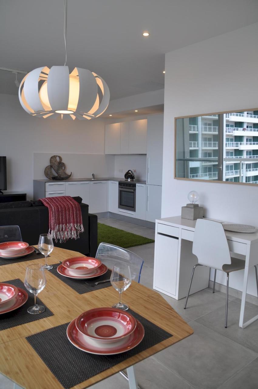 Modern Seaview Apartment In A Prime Location سليمة المظهر الخارجي الصورة